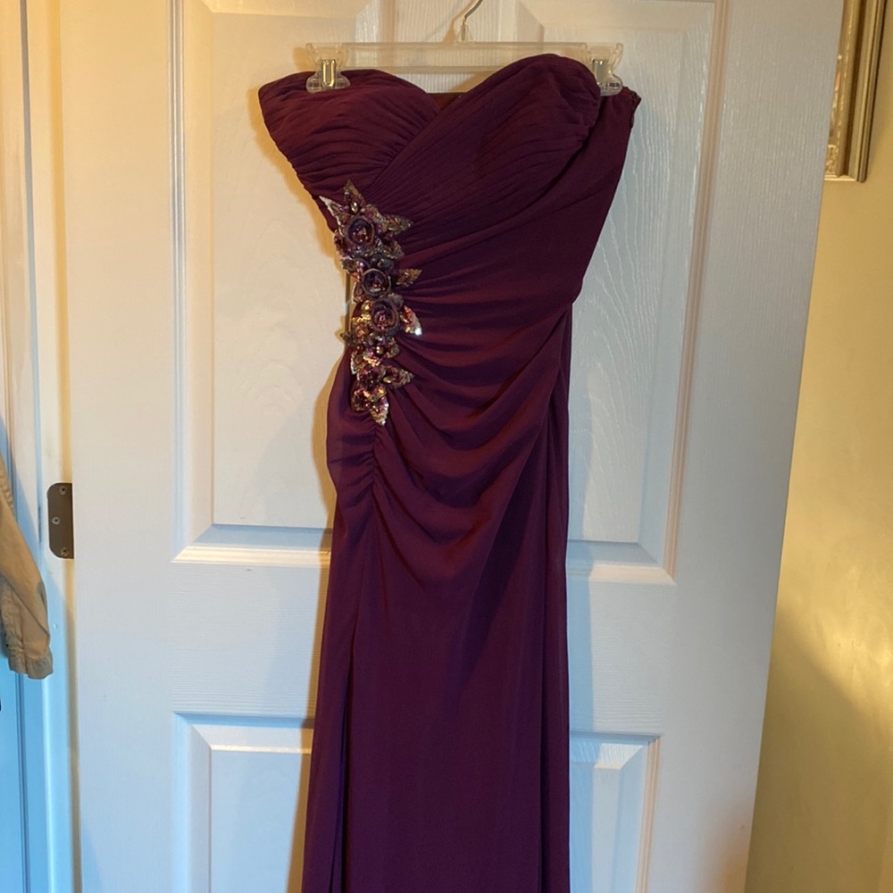 Beautiful Strapless purple prom dress